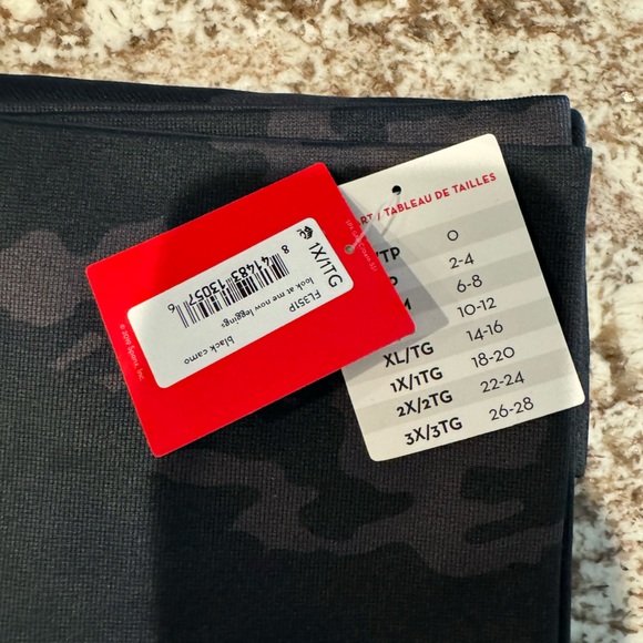 SPANX Leggings - Picture 10 of 13